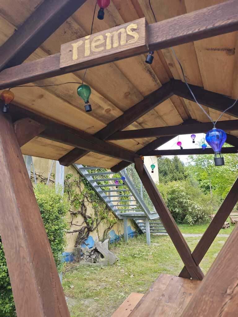 Sitzgelegenheit in der Herberge