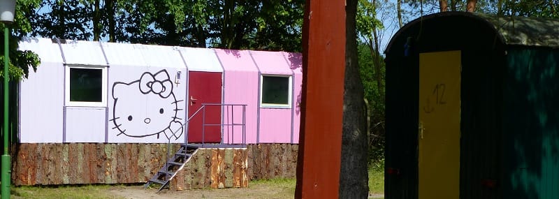 Bauwagen mit "Hello Kitty" Bemalung